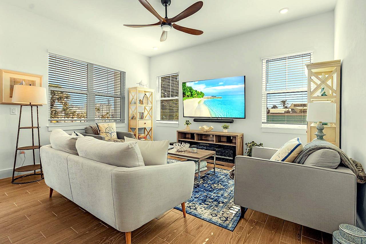 Do We Beach House ocean view and beach proximity photo