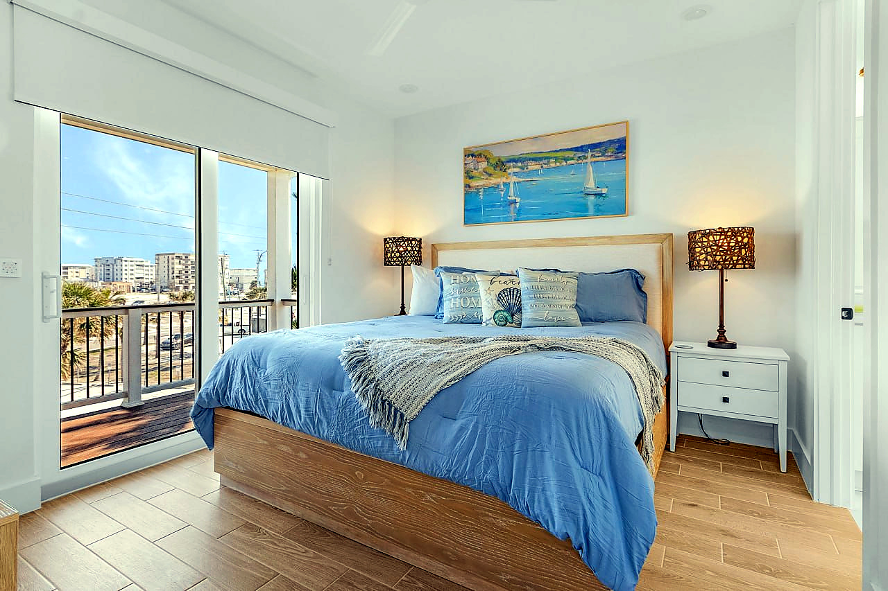 Do We Beach House bedroom and private retreat photo