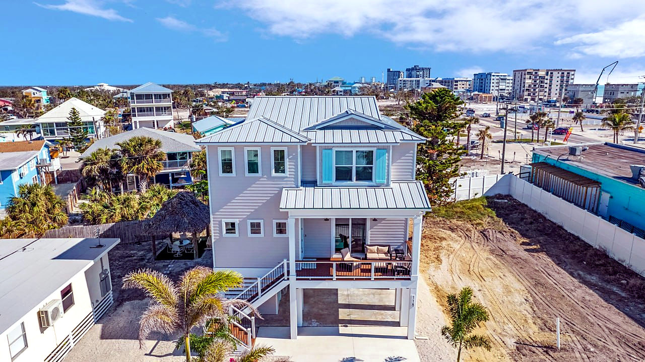 Do We Beach House bedroom and private retreat photo